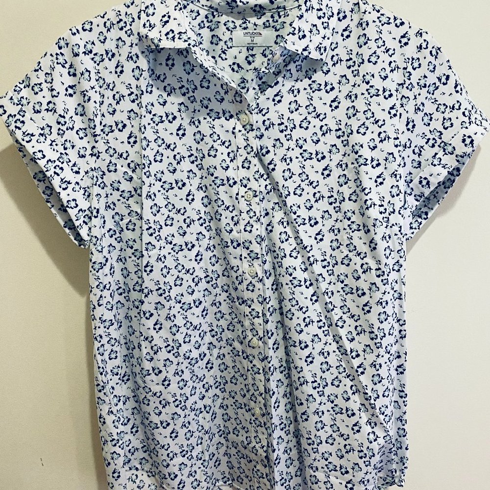 UNTUCKit Blue and White Floral Blouse